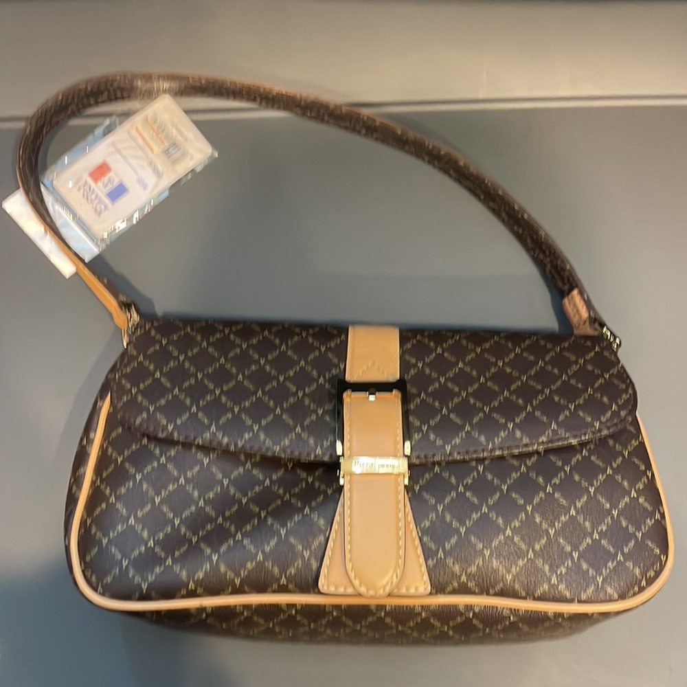 Stylish Purse - Picture 3 of 5